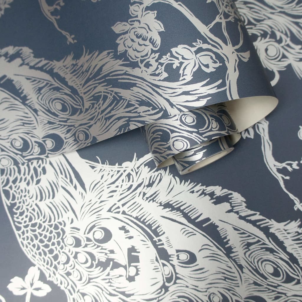 DUTCH WALLCOVERINGS Behang Peacock marineblauw en zilverkleurig