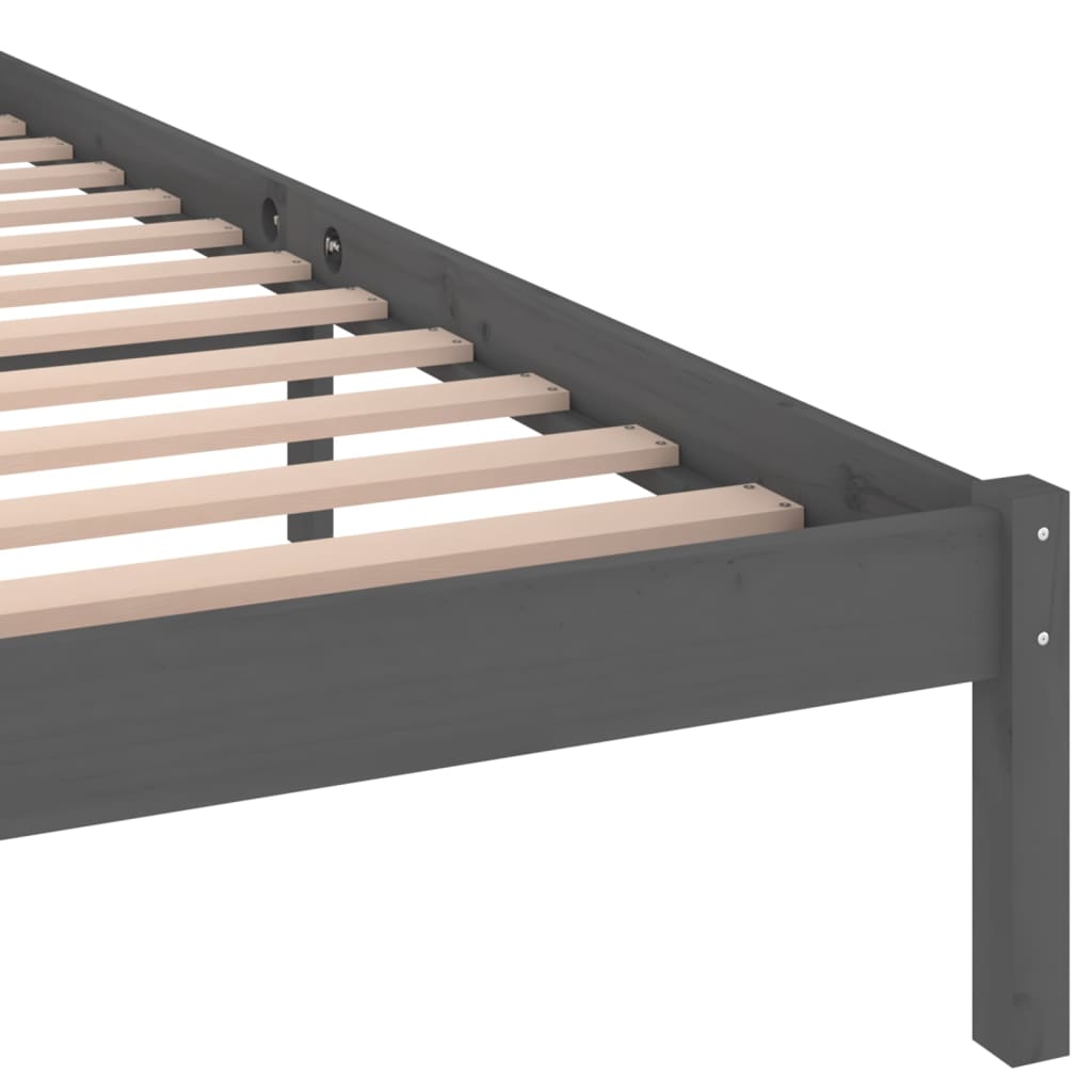 Bedframe massief grenenhout 200x200 cm